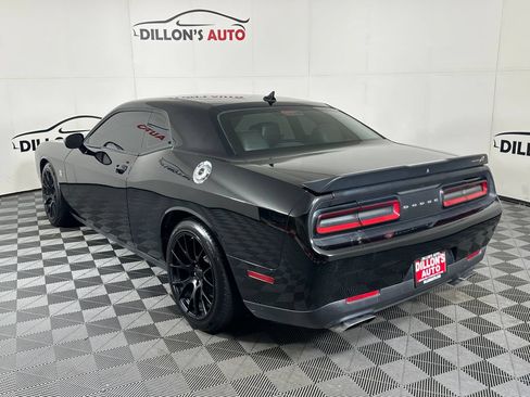 Used 2016 Dodge Challenger R/T Scat Pack w/ Leather Interior Group RWD image 4