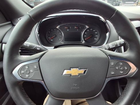 Used 2023 Chevrolet Traverse LT image 16