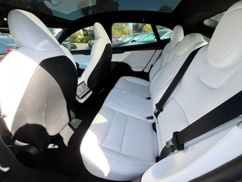 Used 2023 Tesla Model S image 7