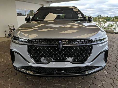 Certified 2024 Lincoln Nautilus Reserve w/ Equipment Group 202A image 2