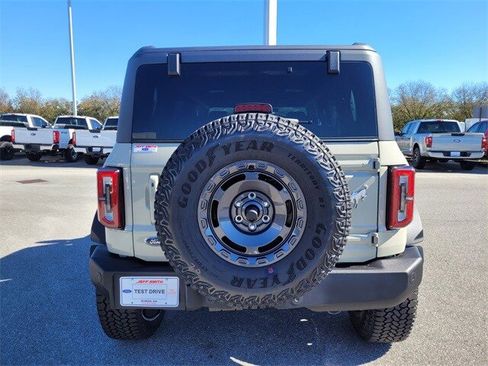 New 2025 Ford Bronco Outer Banks w/ Sasquatch Package image 35