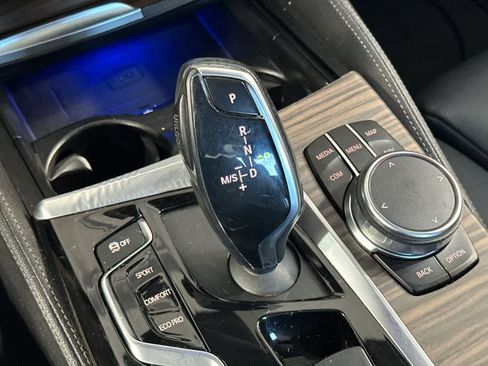 Used 2018 BMW 530e RWD image 23