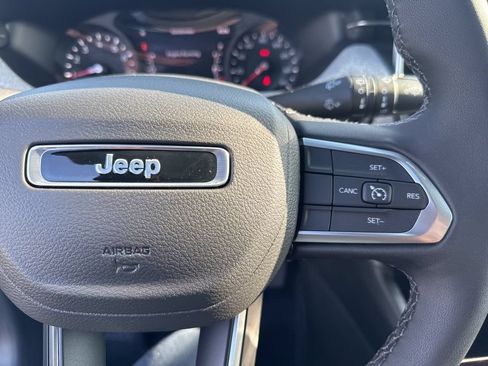 New 2025 Jeep Compass Latitude w/ Sun & Sound Group AWD/4WD image 13