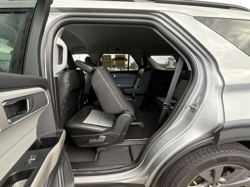 Certified 2023 Ford Explorer XLT w/ Equipment Group 202A AWD/4WD image 22