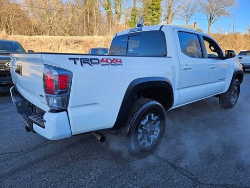 Used 2023 Toyota Tacoma TRD Off-Road w/ Technology Package image 6