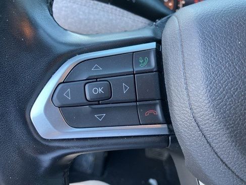 Certified 2022 Jeep Compass Latitude w/ Mopar Graphics Package image 13