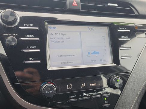 Used 2019 Toyota Camry SE FWD image 24