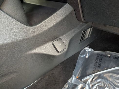 Used 2024 Ford Edge SEL image 36