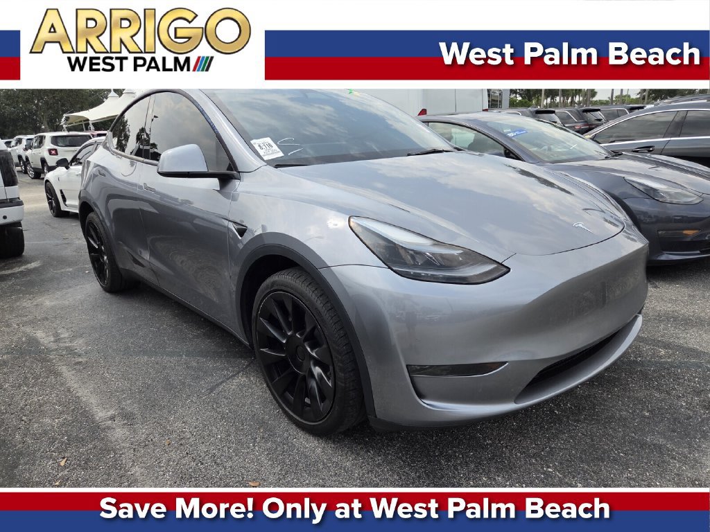 Used 2025 Tesla Model Y Long Range AWD/4WD image 1