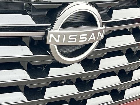 New 2026 Nissan Pathfinder Platinum w/ Lighting Package AWD/4WD image 10