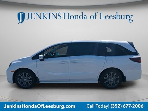 New 2026 Honda Odyssey Touring image 8