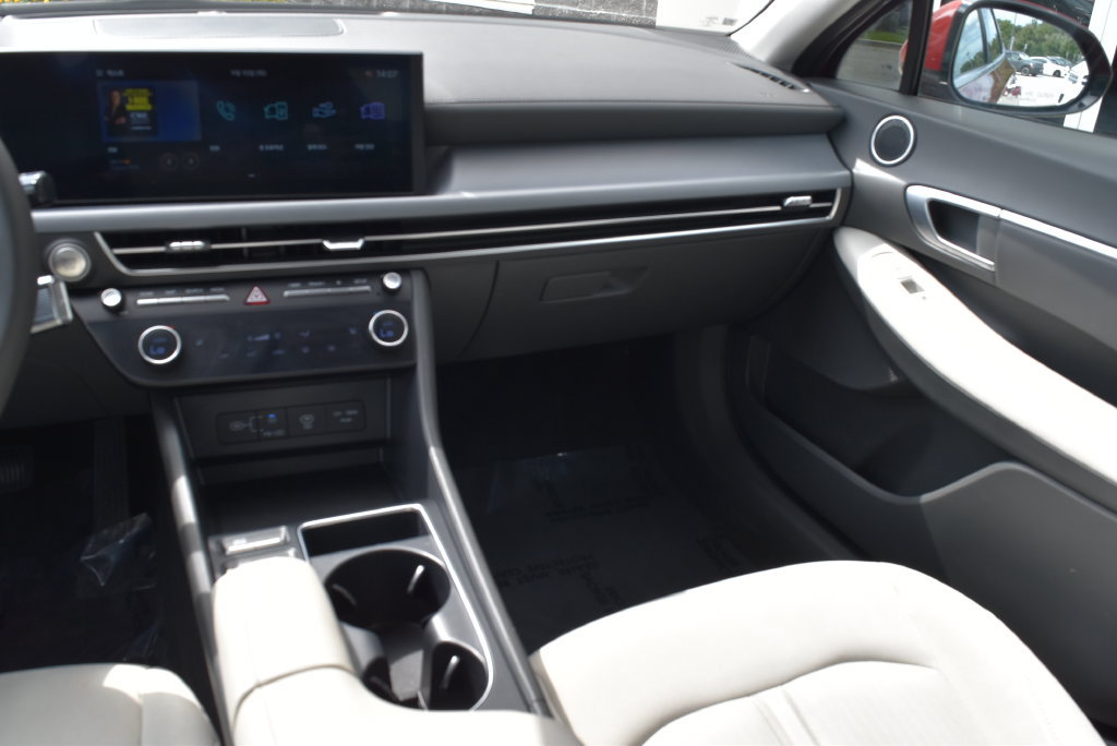 Used 2025 Hyundai Sonata SEL FWD image 12