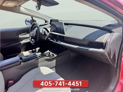 Used 2026 Toyota Prius LE FWD image 20