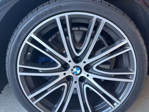 Used 2020 BMW M550i xDrive w/ Executive Package image 12