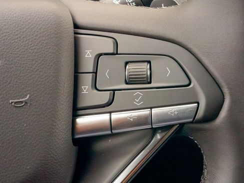 Certified 2025 Cadillac XT6 Luxury image 36