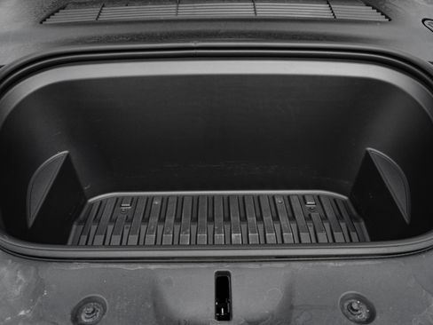 Used 2023 Tesla Model Y Performance image 33