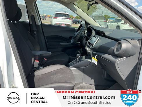 New 2025 Nissan Kicks Play S image 11
