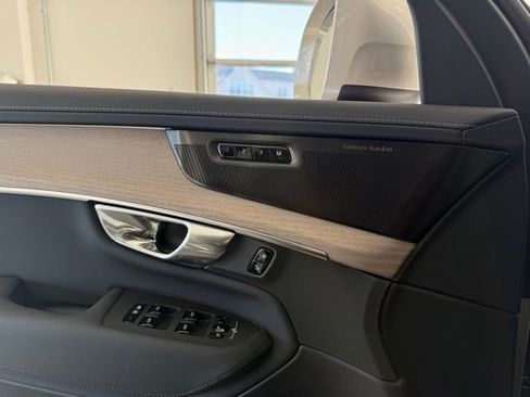 New 2026 Volvo XC90 B5 Plus w/ Protection Package image 15