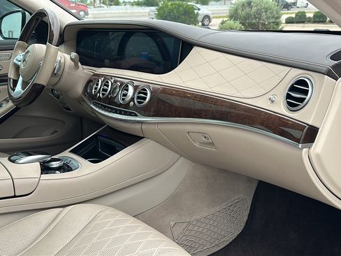 Used 2019 Mercedes-Benz S 560 Sedan image 22