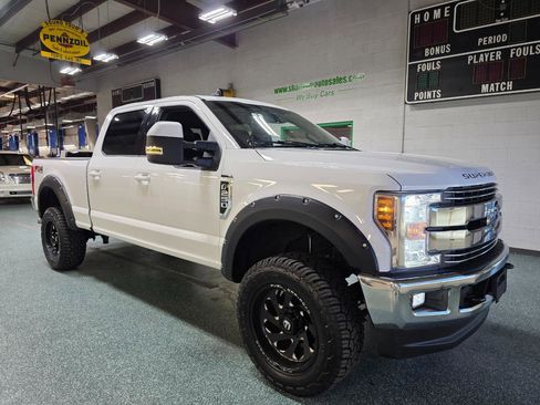Used 2019 Ford F250 Lariat w/ Lariat Value Package AWD/4WD image 4