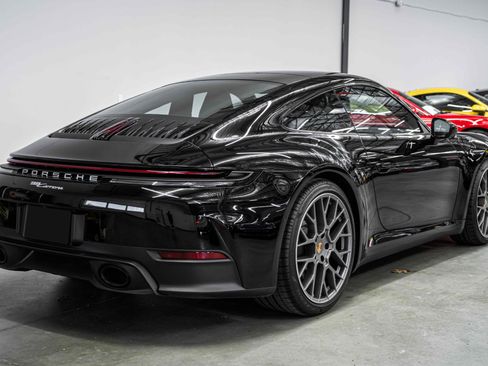 Used 2025 Porsche 911 Carrera RWD image 8