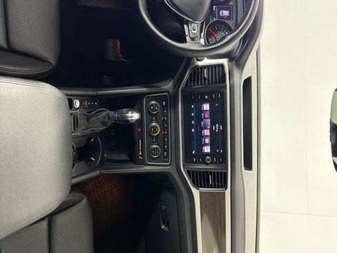 Used 2019 Volkswagen Atlas SE image 27