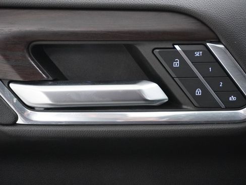 Used 2024 GMC Sierra 1500 SLT image 13