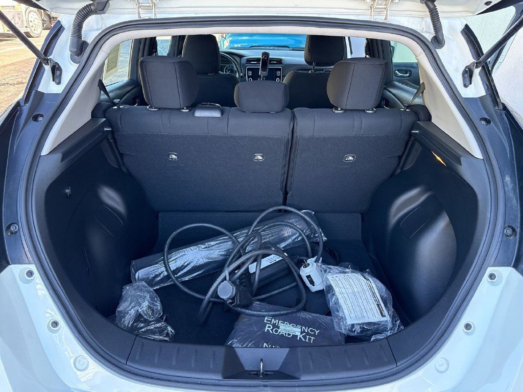 Used 2025 Nissan Leaf S FWD image 18