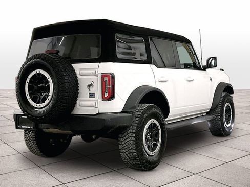 Used 2023 Ford Bronco Outer Banks w/ Sasquatch Package AWD/4WD image 11