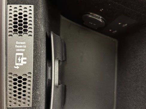 Used 2023 Porsche Taycan GTS image 32