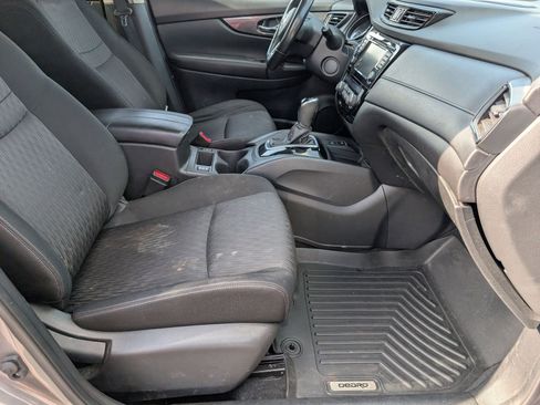 Used 2019 Nissan Rogue SV w/ Sun & Sound Touring Package AWD/4WD image 29