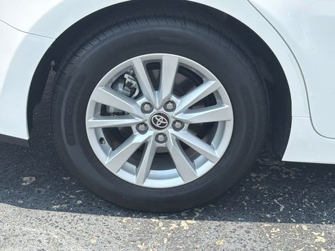 Used 2025 Toyota Camry LE FWD image 17
