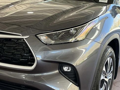 Used 2022 Toyota Highlander XLE image 10