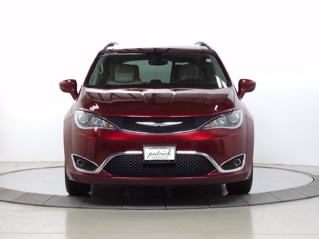Used 2017 Chrysler Pacifica Touring-L Plus w/ Tire & Wheel Group FWD image 2