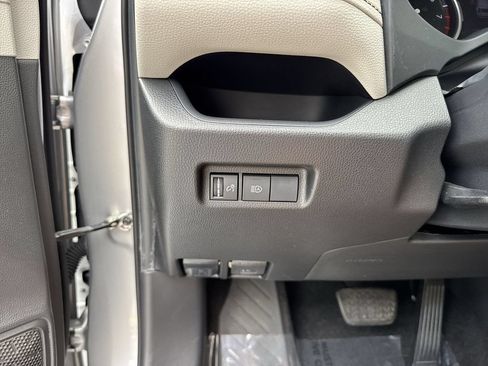 Used 2021 Toyota RAV4 XLE FWD image 56
