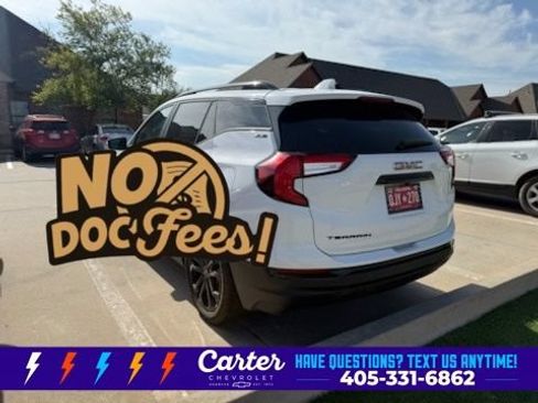 Used 2022 GMC Terrain SLE w/ Elevation Edition FWD image 3