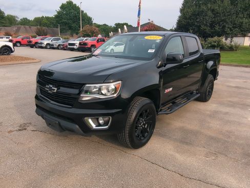 Used 2017 Chevrolet Colorado Z71 w/ Z71 Midnight Edition AWD/4WD image 4