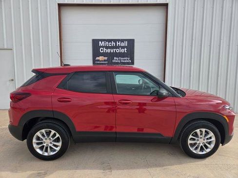 New 2026 Chevrolet TrailBlazer LS FWD image 2