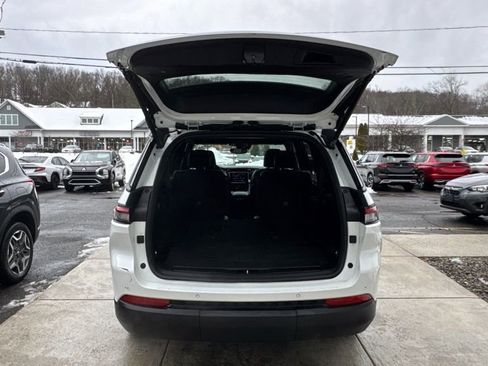 Used 2021 Jeep Grand Cherokee L Laredo image 31