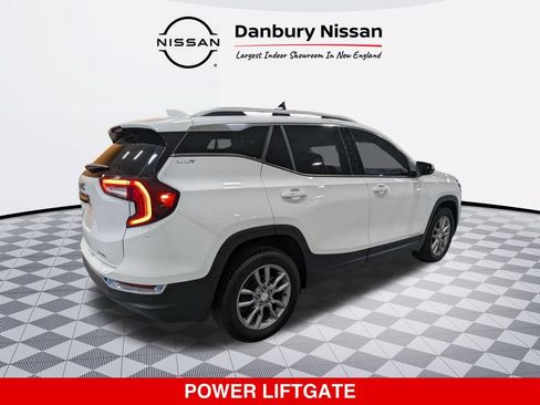 Used 2022 GMC Terrain SLT AWD/4WD image 3