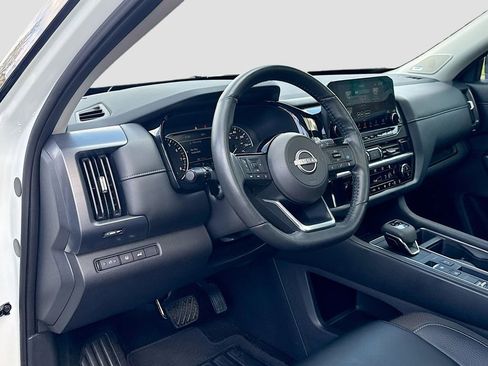 Used 2024 Nissan Pathfinder SL w/ SL Premium Package image 23