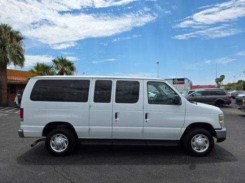 Used 2014 Ford E-350 and Econoline 350 XLT RWD image 6