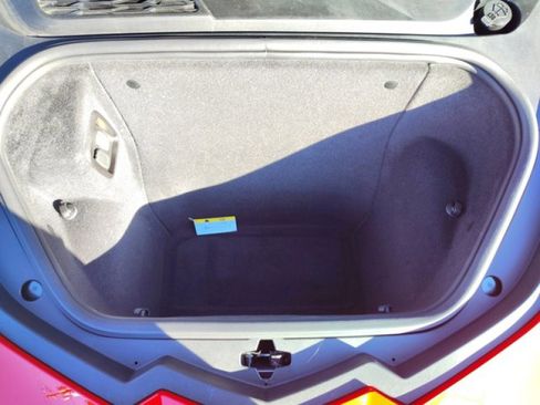 Used 2022 Chevrolet Corvette Stingray Coupe w/ Z51 Performance Package image 18