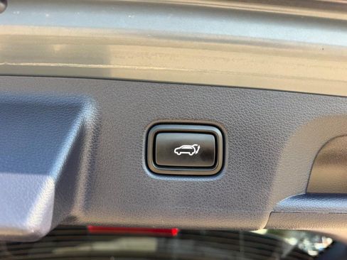 Used 2024 Hyundai Palisade Limited AWD/4WD image 5