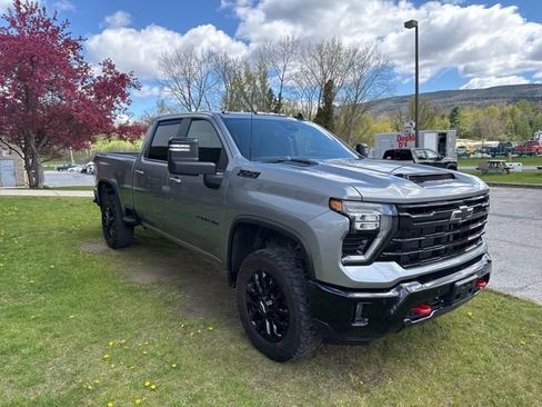 Used 2025 Chevrolet Silverado 2500 LT w/ Trail Boss Package AWD/4WD image 14