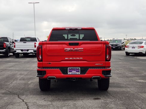 Used 2021 GMC Sierra 1500 AT4 w/ AT4 Premium Package AWD/4WD image 8
