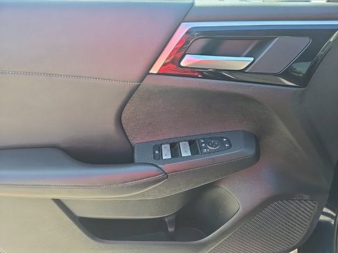 Used 2024 Mitsubishi Outlander SE image 12