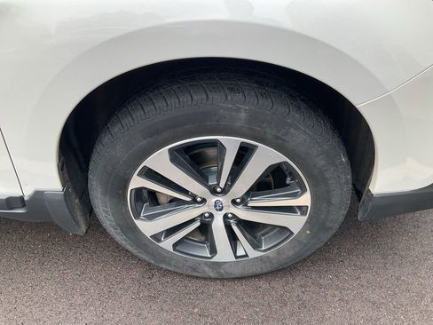 Used 2019 Subaru Outback 2.5i Limited w/ Popular Package #2 image 33