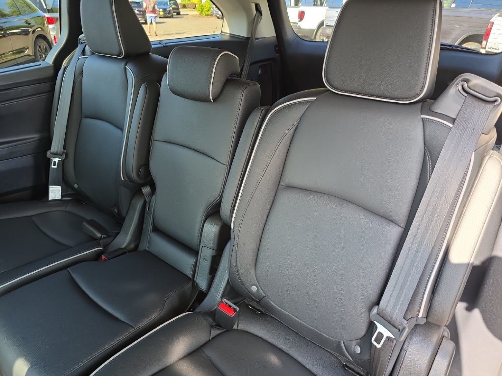 Certified 2026 Honda Odyssey Touring image 17