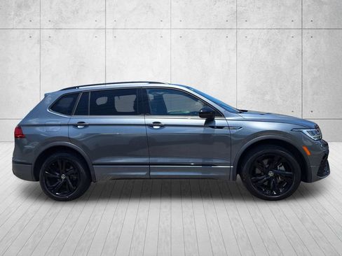 Used 2023 Volkswagen Tiguan SE R-Line FWD image 4